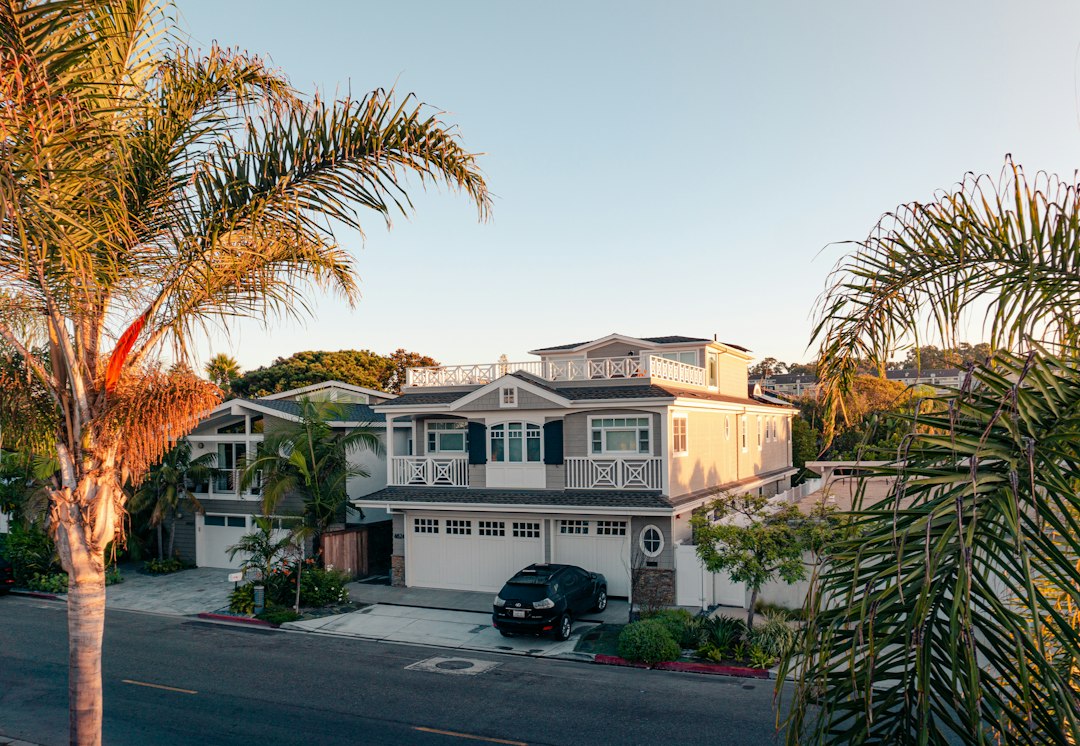 Celebrities Nick and Vanessa Lachey and Wayne Newton Make Real Estate Headlines This Week