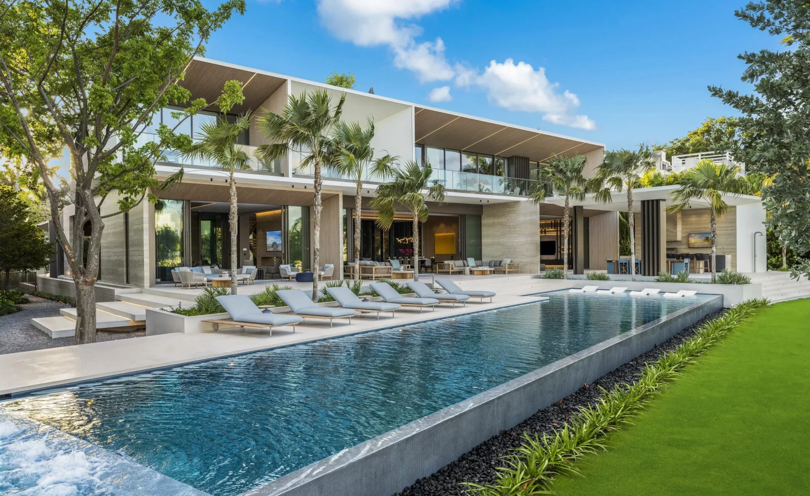 Buyers Aren’t Gone. They’re Renting Houses for $771 Less a Month.