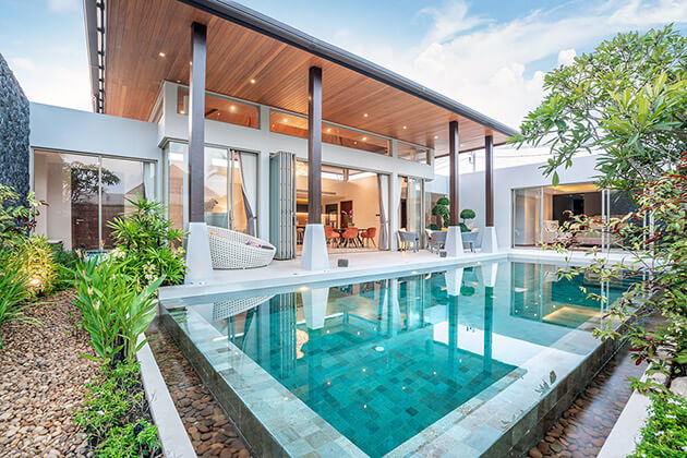 Compass Wants to Market Homes Outside the MLS. Two MLSs Are Fighting Back.