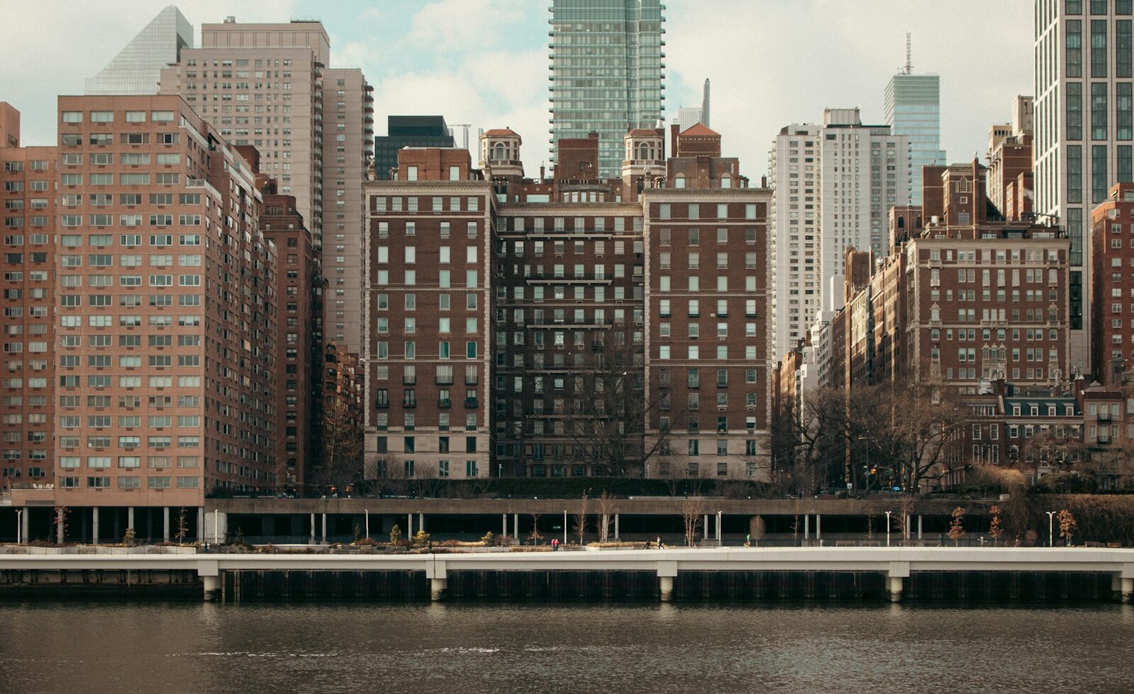 StreetEasy Gives NYC Sellers 14 Days Before the Clock Starts. Compass Won’t Like the Rules.